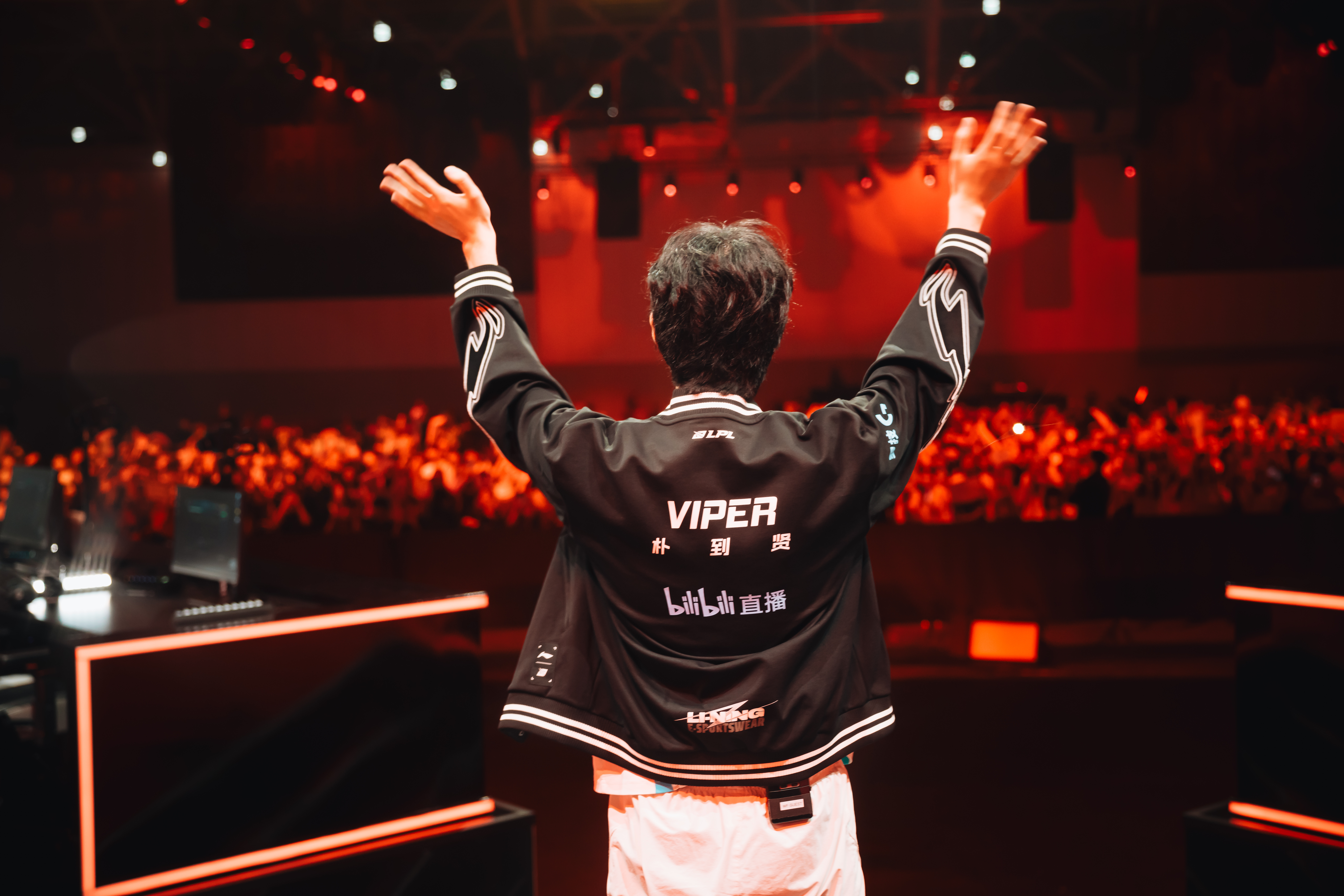 lolesports flickr更新H/LE战赛后主舞台采访返图享受属于你的舞