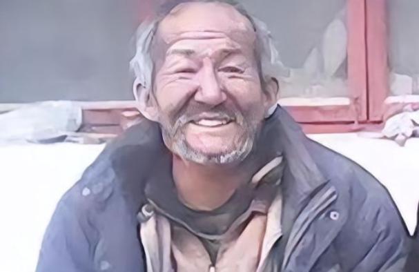 北京一流浪汉因无暂住证被送进收容所，填写籍贯时警察瞬间呆住“您就是大名鼎鼎的杞县