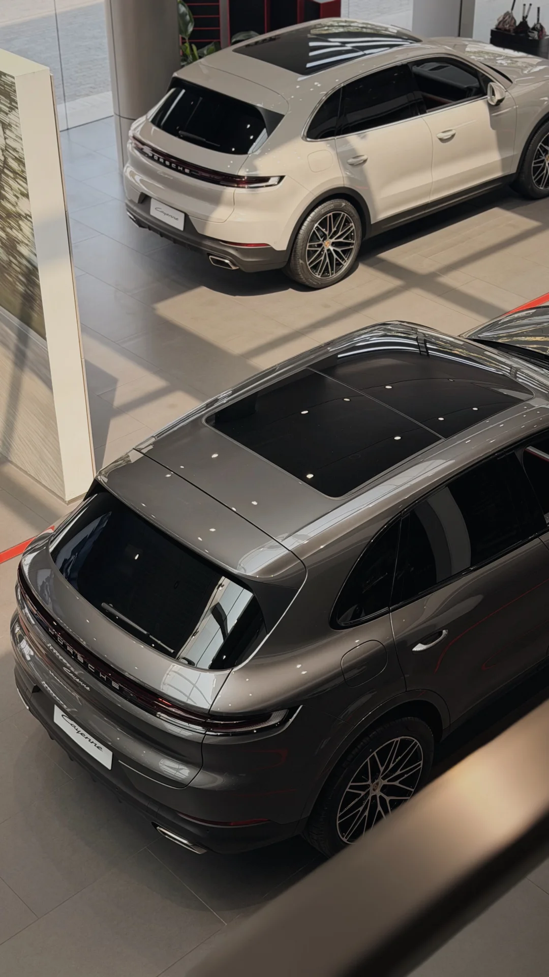 卡宴石英灰｜清冷底色，内敛锋芒