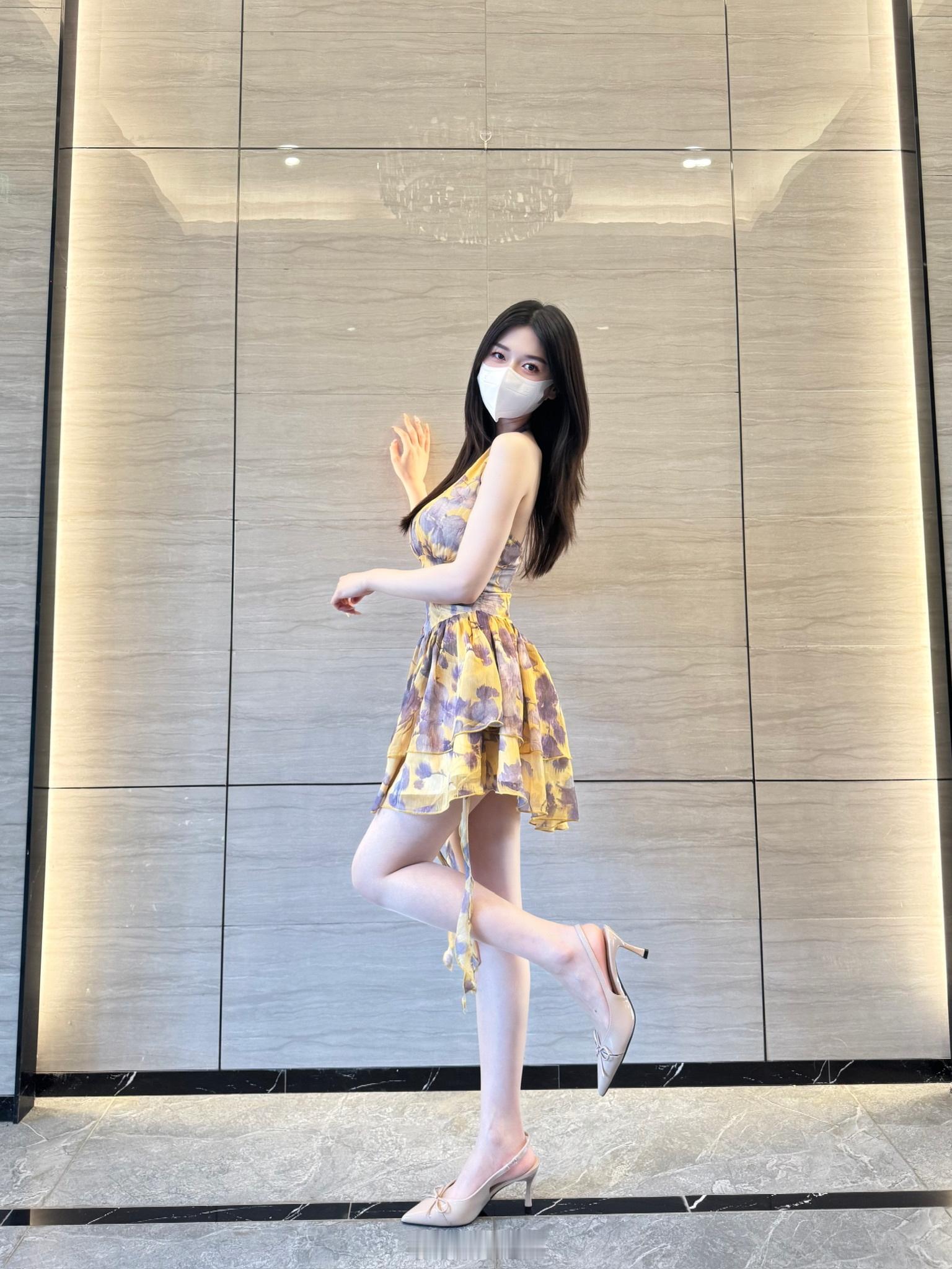 碎花裙的温柔高跟鞋的浪漫今天穿什么今日穿搭(ootd) ​​​