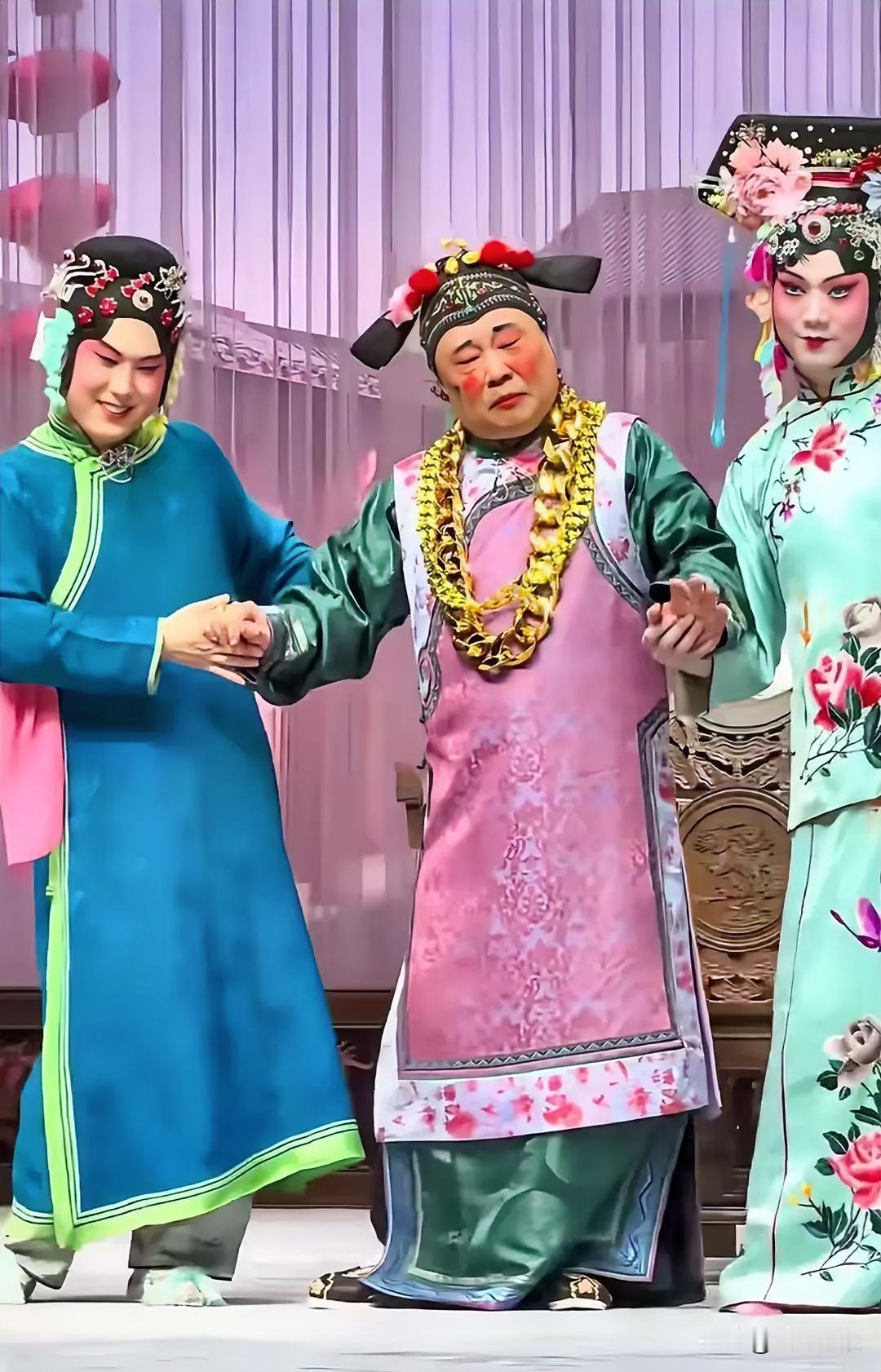 青出于蓝而“败于蓝”
返璞归真不等于矫揉造作
弘扬传统文化必须得取其精华去其糟粕