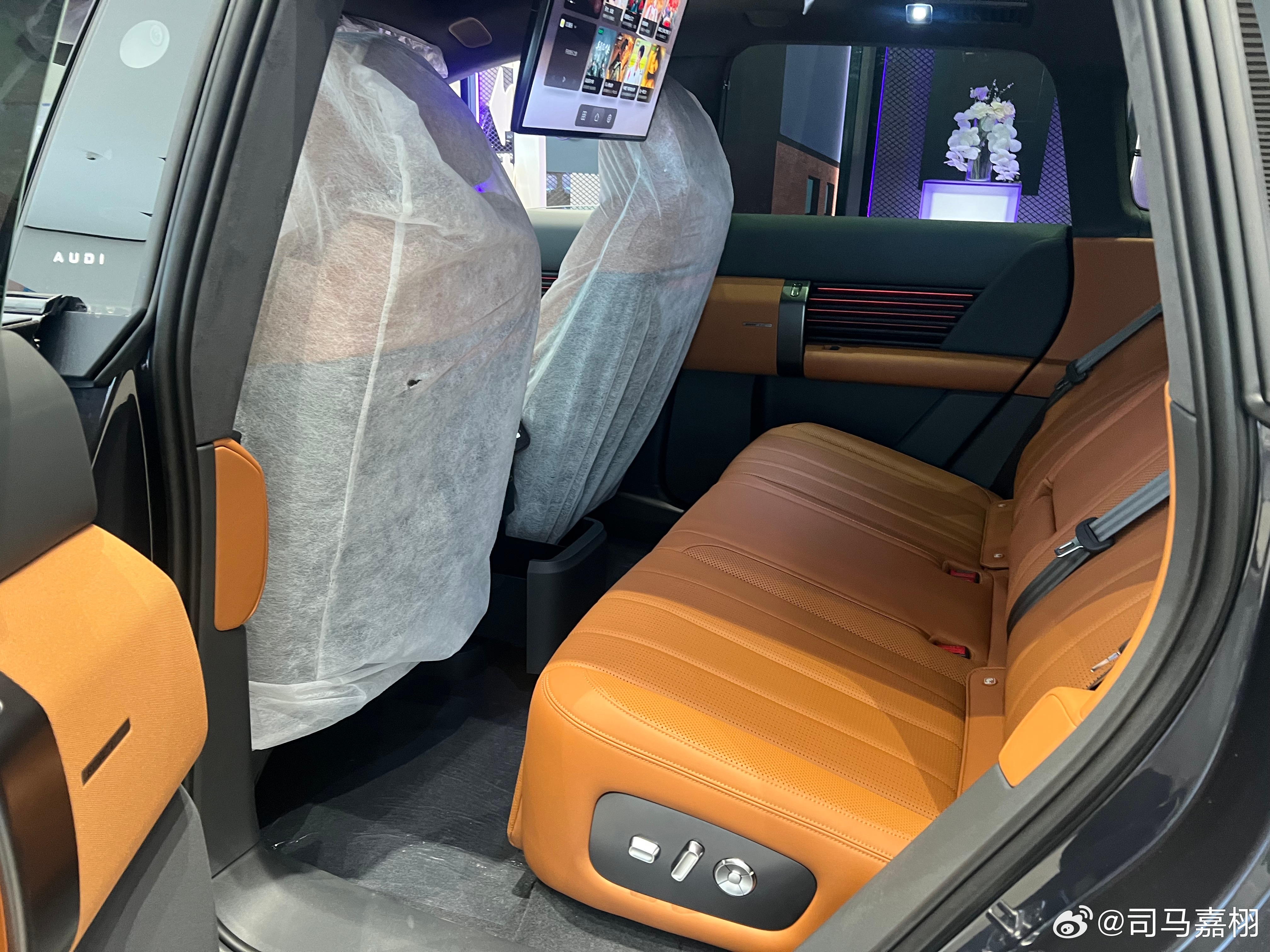 作为奥迪品牌在国内的新能源尝试，“AUDI”还是有着不小的争议的，在此之前我曾经