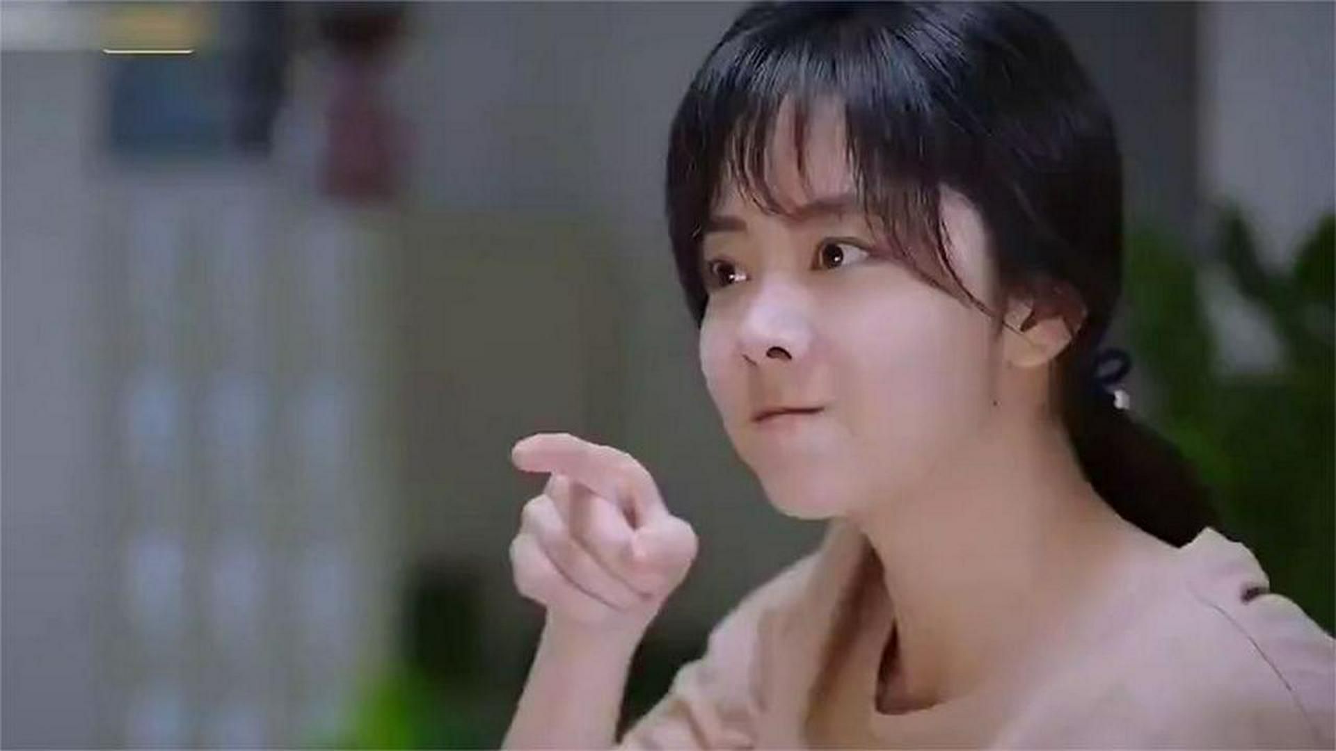 这俩人谈恋爱偷感太强，笑死我了😂 #以家人之名 #宋威龙