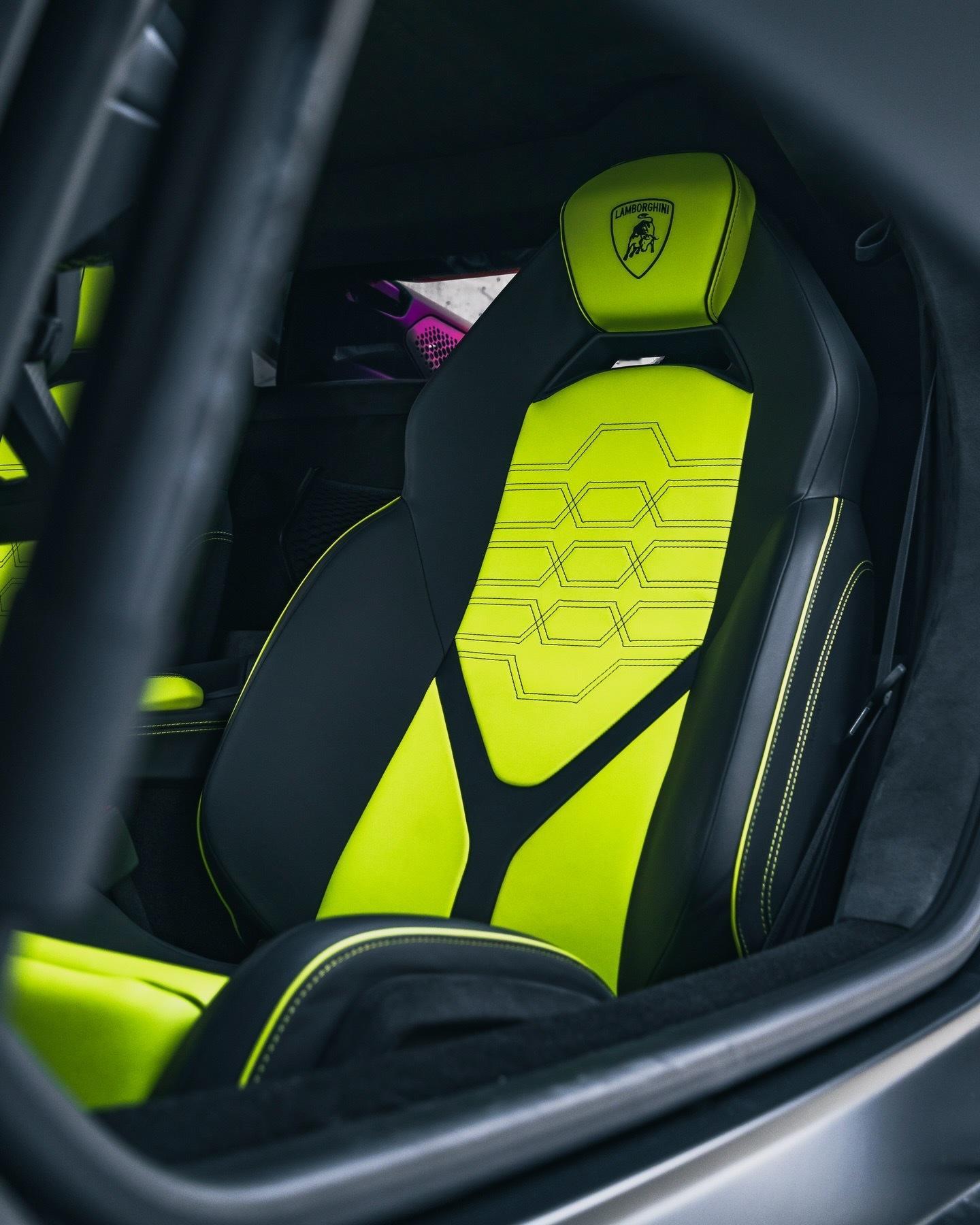 指挥无需介绍，旨在挑战传统。..兰博基尼Revuelto豪车超跑car时尚