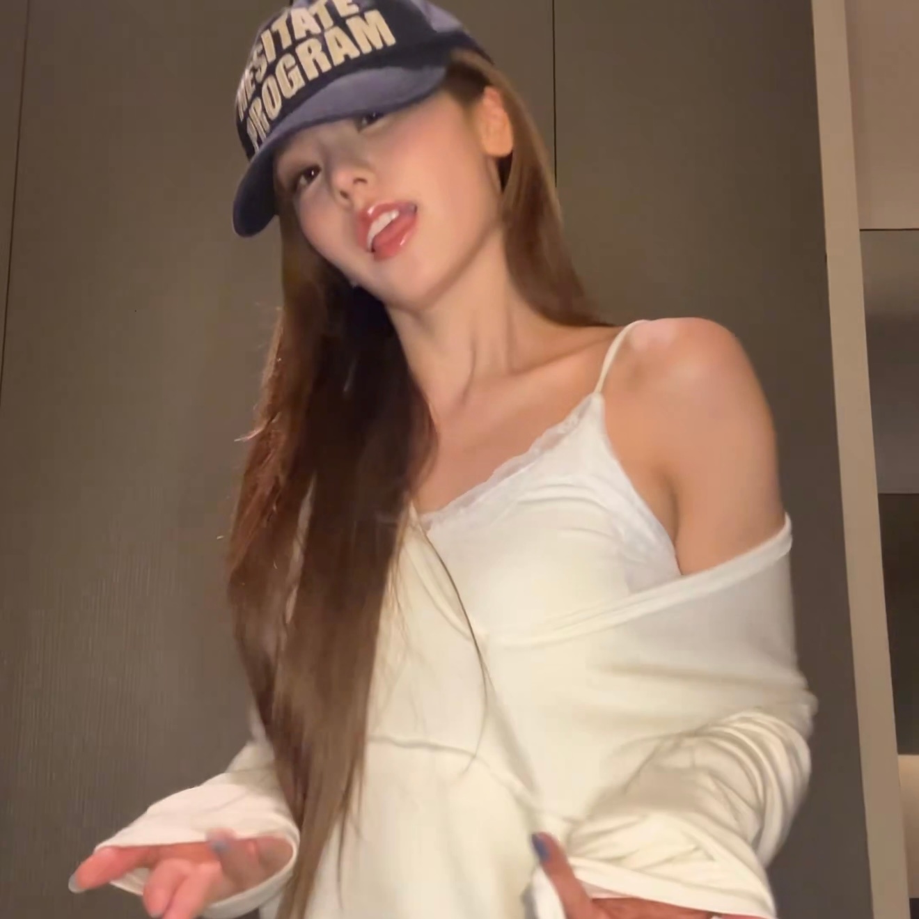 注意力都在姐姐的香肩上…🤤🤔 