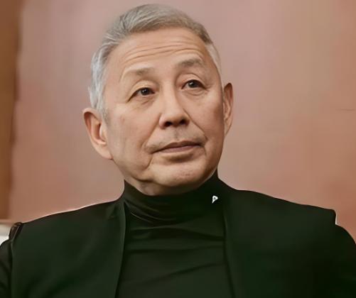 一位很厉害的处级干部说：

“跟厉害的人在一起，人家顶多看不起你，但绝对不会搞你