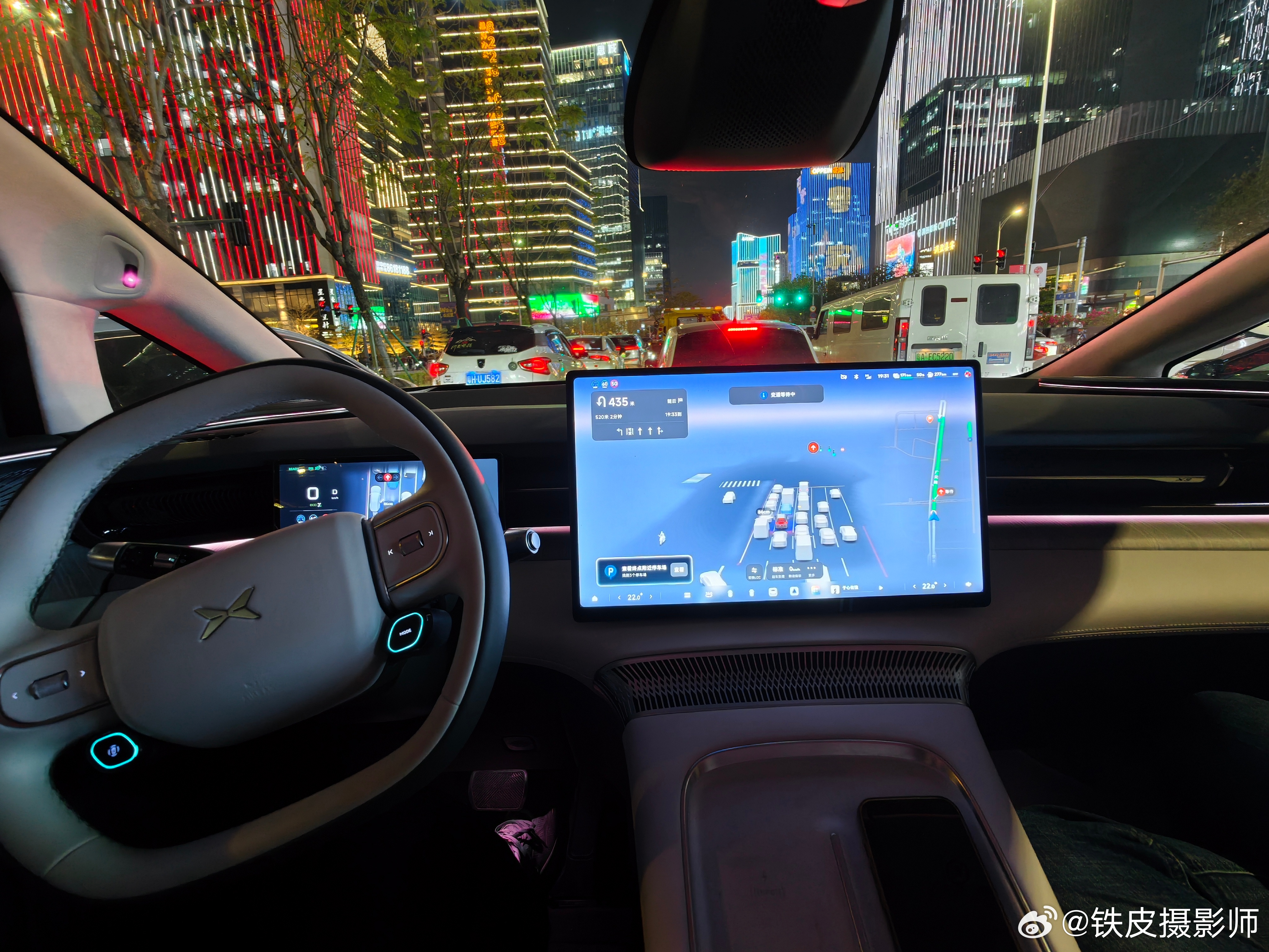 第一次体验 VLA2，哦，不对，是第一次体验小鹏 X9 的 VLA2，因为之前体