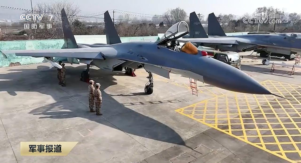 当教具的老侧卫

全部使用原装组装件的00批次歼-11

真·元老级别的机[呆无