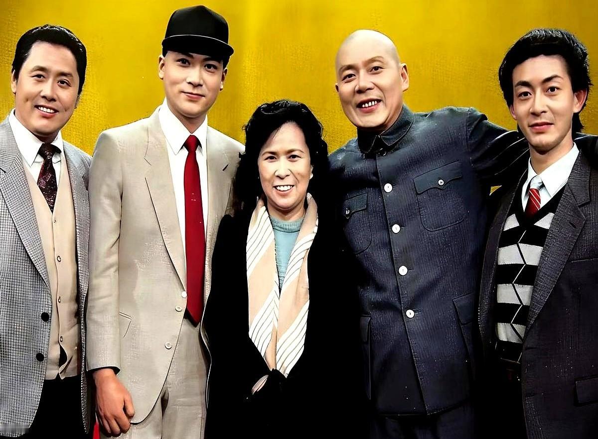 六小龄童最近的采访，挺有意思的。

他特别感谢杨洁导演，说杨导是恩师，是他的“西