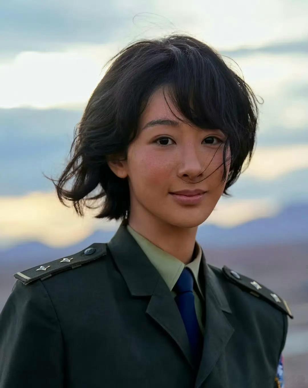 因杨紫白玉兰女主去看生命树 既是奔赴剧中白菊扎根高原的坚守，更是奔赴演员杨紫藏在