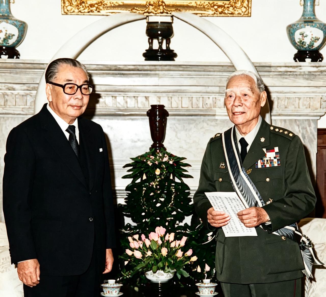 1983年，顾祝同九十大寿留影，能力平平，却为何受蒋家父子信任？