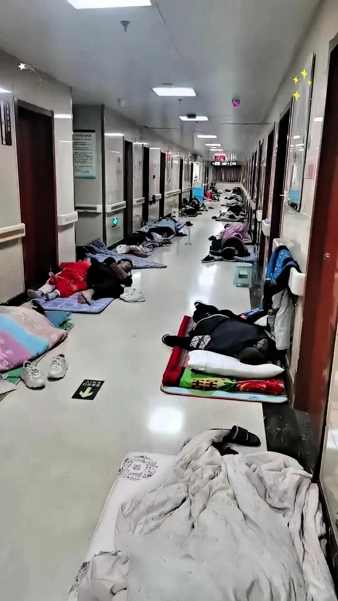 这才是医院该有的样子！人性化从不是口号，而是懂病人的难！
 
见过不少医院，走廊