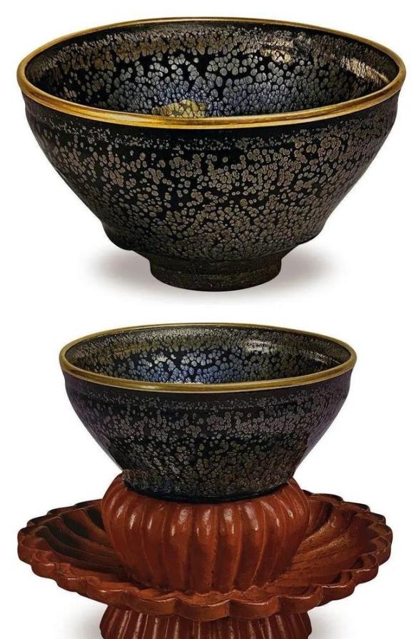 一只宋代茶盏何以藏尽天地大美与千年光阴？
 
一千年前的某个夜晚，汴京茶肆灯火通