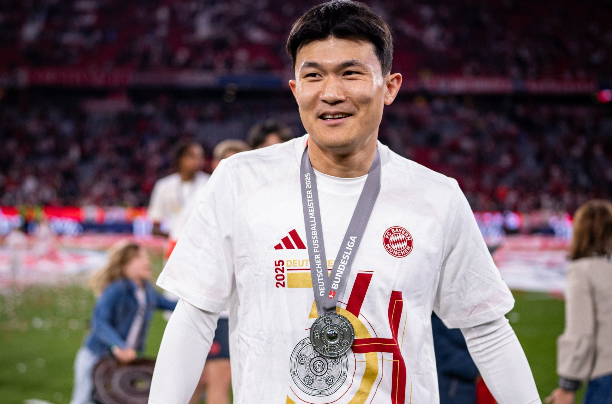 金玟哉29岁生日快乐