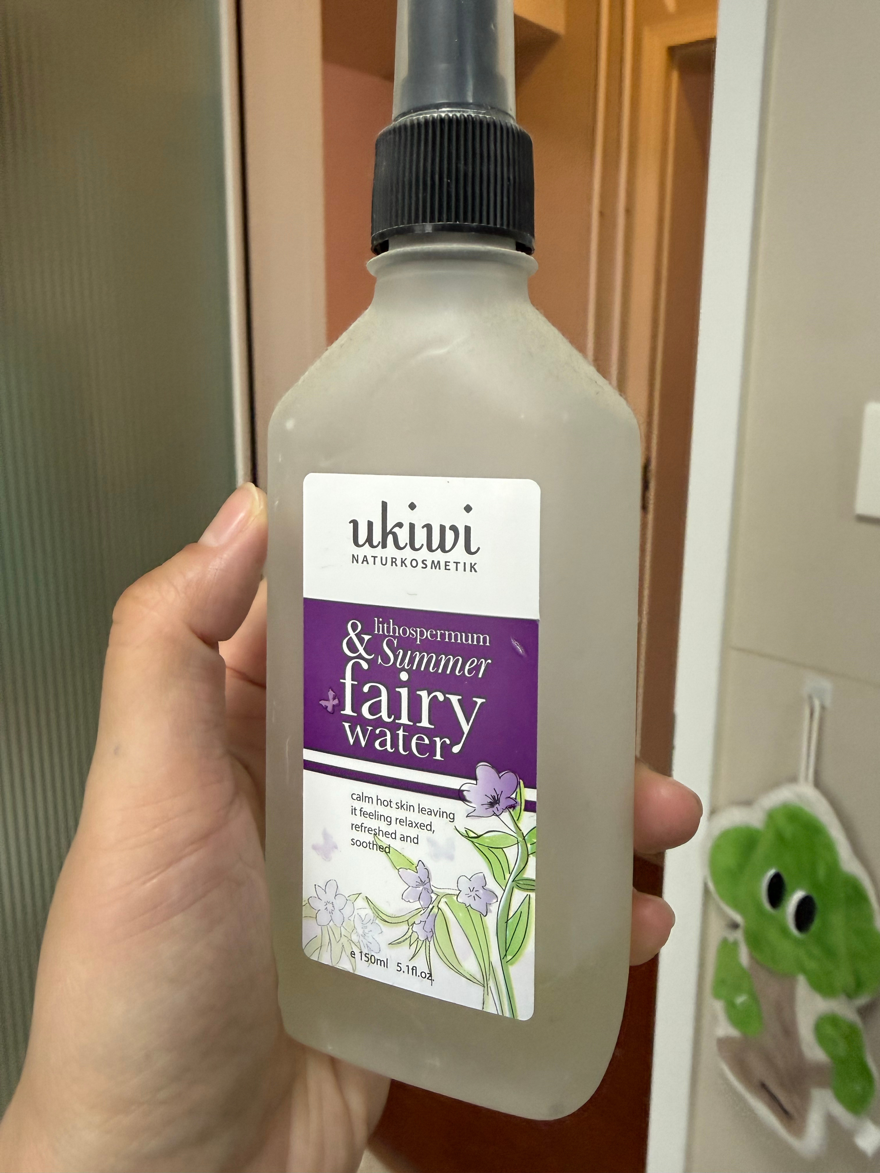 来唠唠我的夏日好物遗憾顺便分享下日常碎碎念！ukiwi这款紫草夏日精灵水真的是我