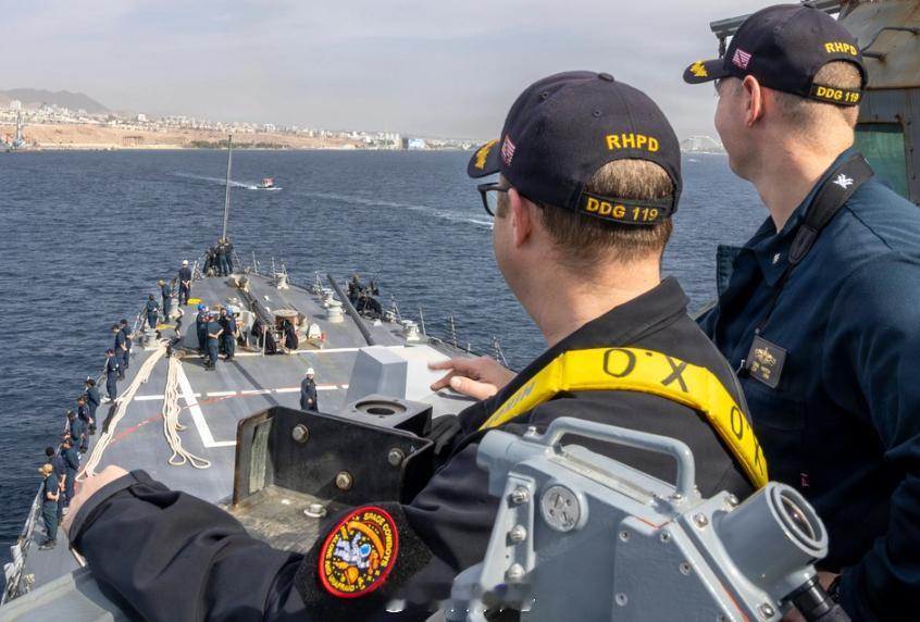 【美驱逐舰结束访问离开以色列】当地时间2月1日，美国海军中央司令部、美国第五舰队