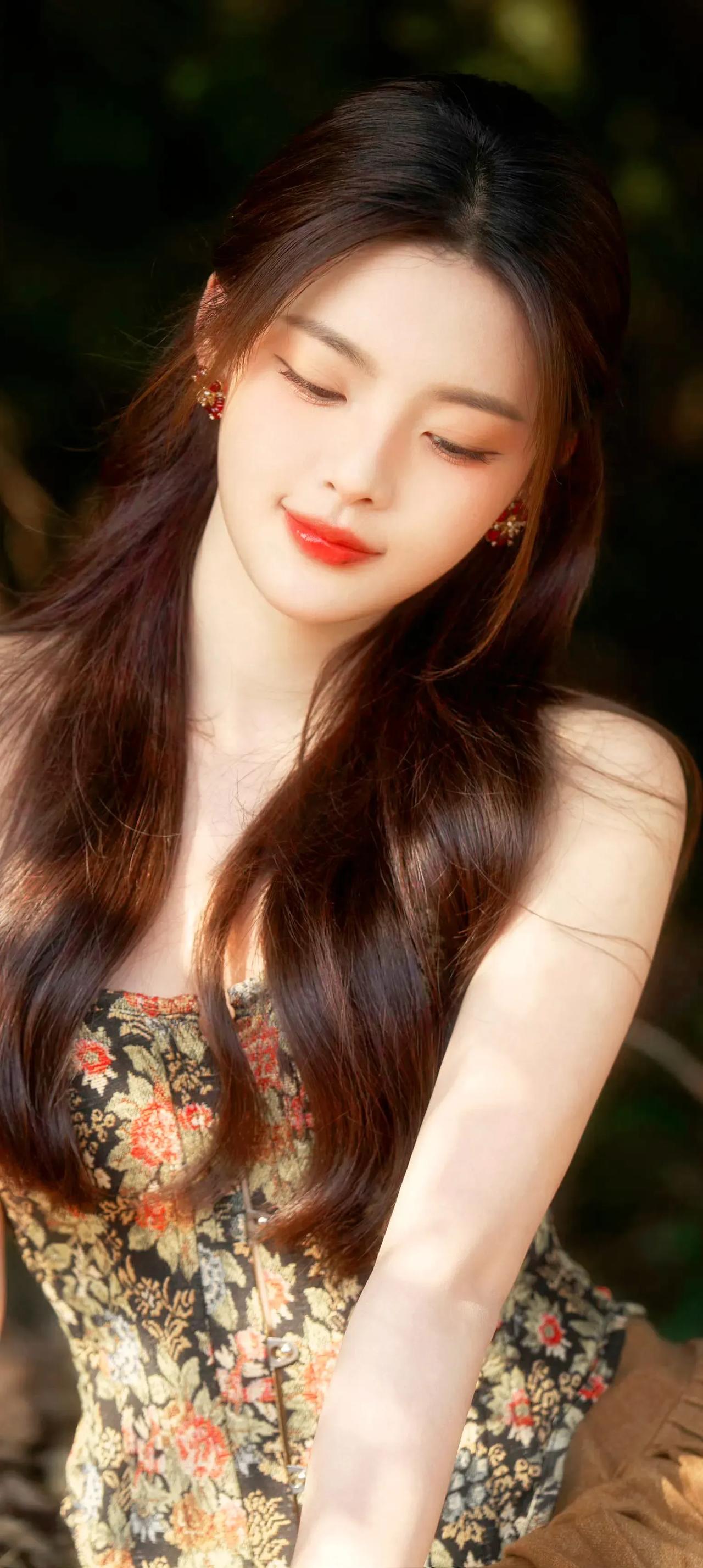 #女明星谁最美# #明星美图# #惊艳女神# #杨超越#
达人推荐女主角唇泥