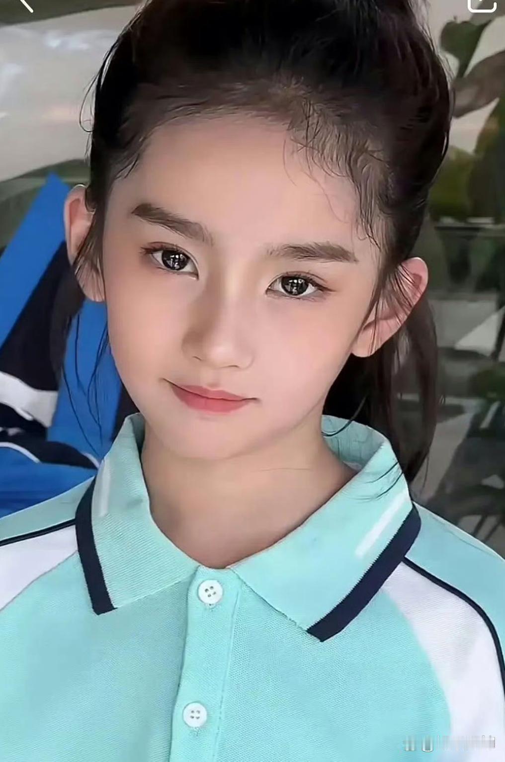 这个小妹妹未来可期啊，长得像刘亦菲和杨幂的结合体 ​​​