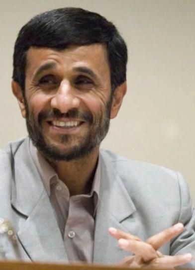 炸锅了！就在4月10日，沉寂许久的伊朗前总统内贾德，突然抛出重磅发声，瞬间引爆全