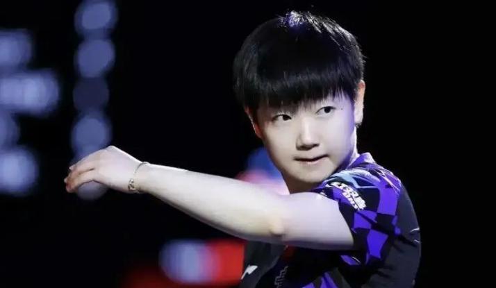 比分只是表象！孙颖莎3-0轻松获胜，只让对手拿14分，侯英超赛后点评，称赞她提前