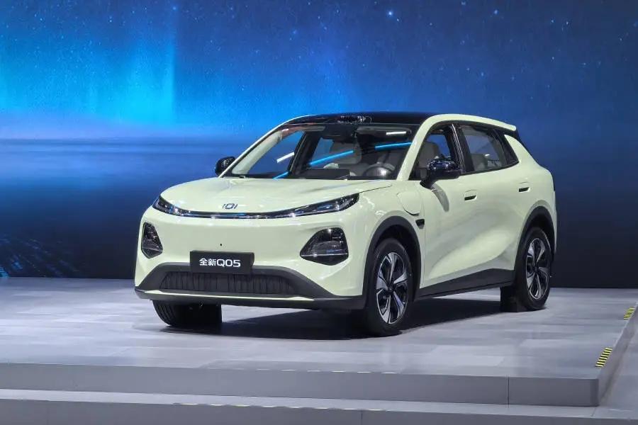 我觉得启源Q05能成爆款，
不是因为定价低到没边，
也不是靠花里胡哨的设计，而是