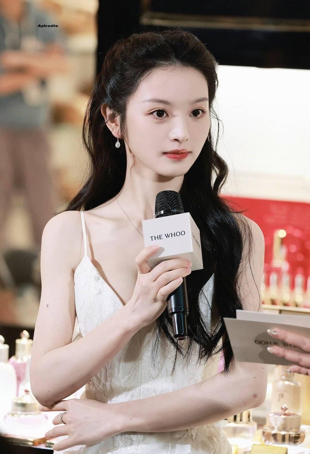 田曦薇没刘海差点认不出来？ 换发型像换了个人！甜妹秒变大气御姐 ​​​