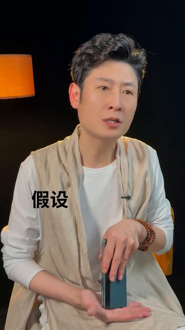 不能亏待。
这辈子最不能亏待的人是谁？问你自己一个问题，假设你没有了收入，能为你