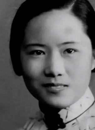 她帮美国造出原子弹，37年后回国，见到周总理第一句话是：“我找不到父母的坟了。”