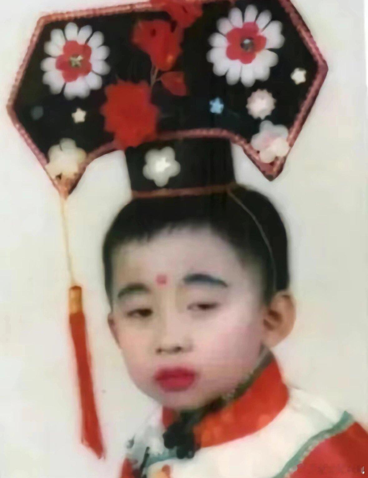 不是，大家小时候的照片都这么狂野吗？ ​​​