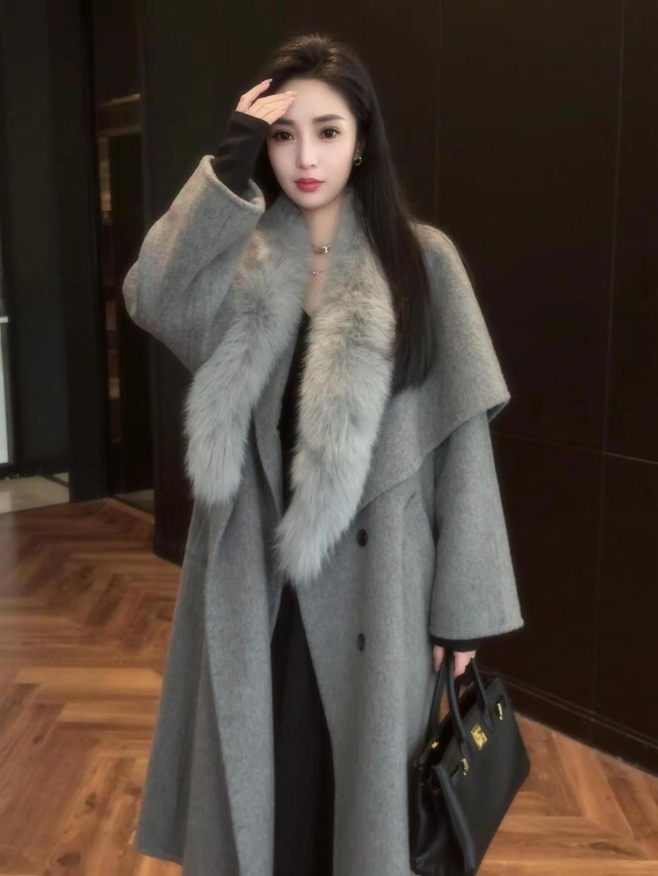 人生的路走走停停是一种闲适，边走边看是一种优雅，边走边忘是一种豁达