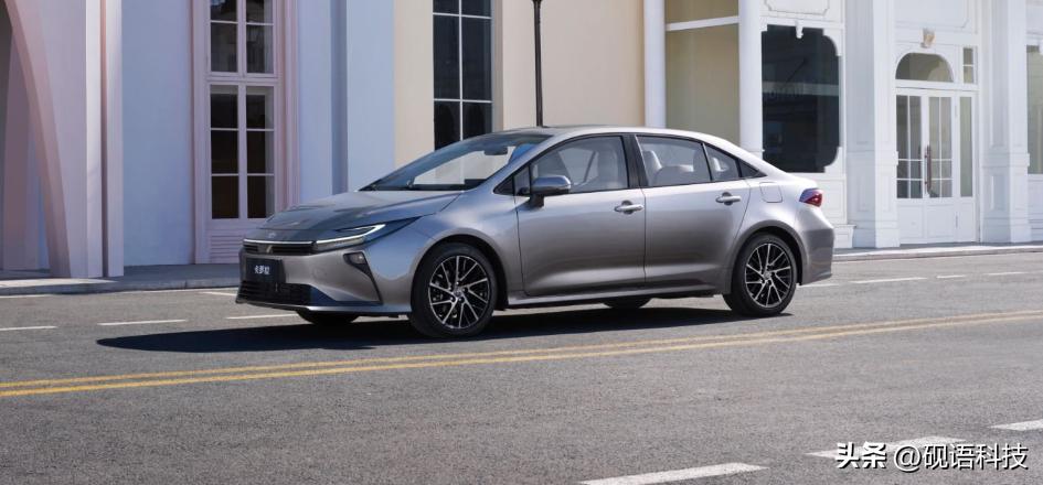 刚看到一个真事儿，心里有点堵得慌。日本有位老爷子，1995年买的卡罗拉一直舍不得