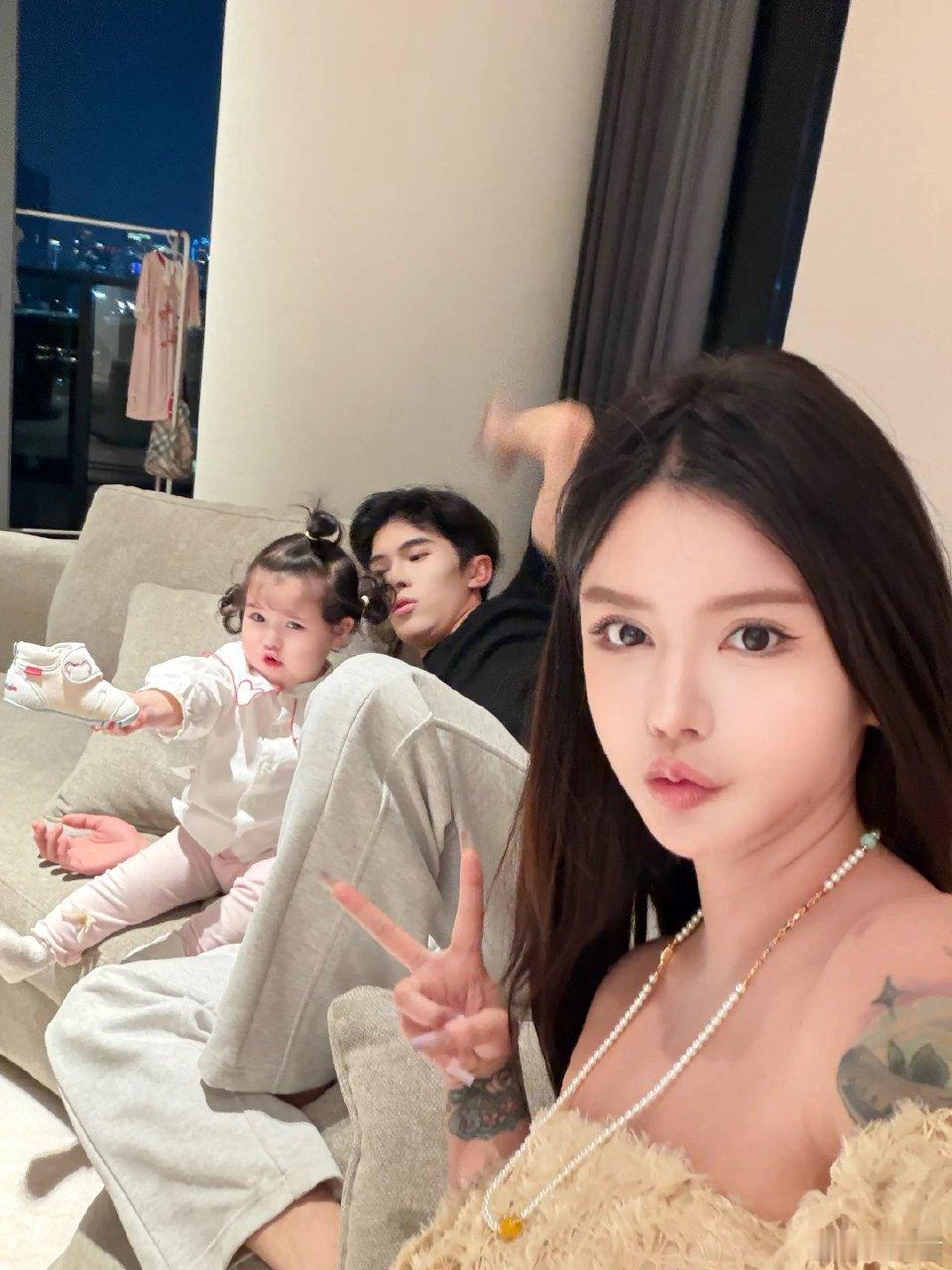 曝韩安冉11月做了人流手术 姐的直播间，真真假假永远比电视剧还抓马，但唯一肯定的