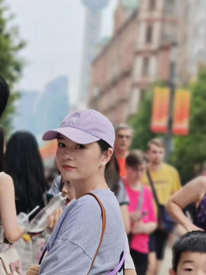 今天和朋友相约一起去了坐落在辽宁朝阳边杖子镇马山的发电厂，去看一个103平5楼4