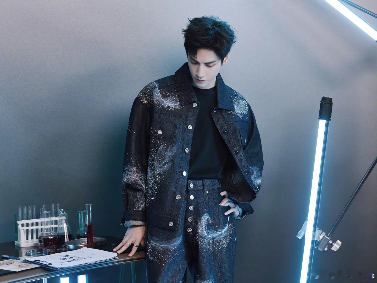 罗云熙我直接告诉你得了呗 哥这反应速度，是誓死守护《剥茧》大结局的男人！悬念留给