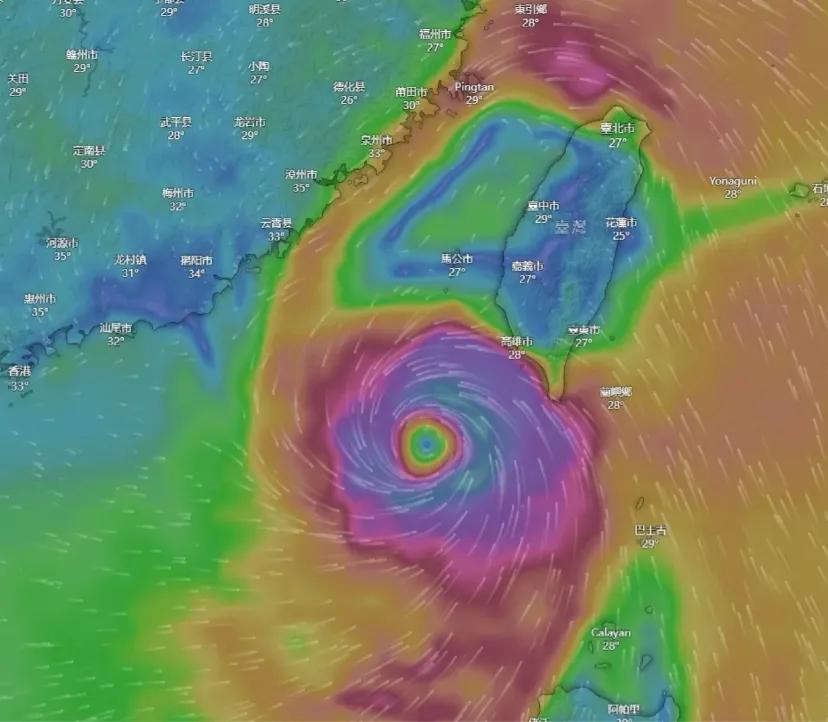 这就是17级台风的威力吗?
我在山东，今天已经刮了一天的云彩了，全都是一大团一大