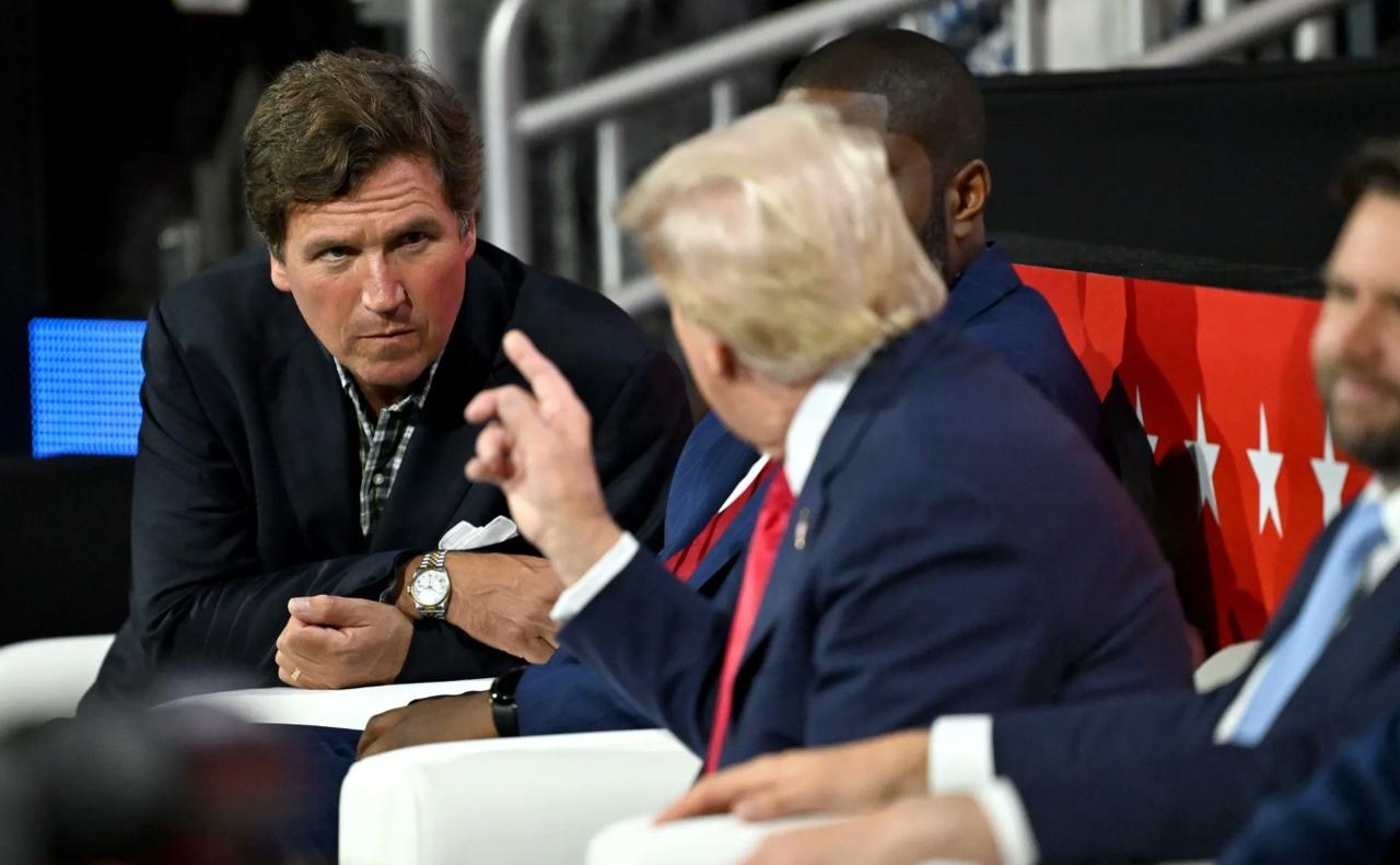 美国媒体今天报道：特朗普因塔克·卡尔森批评伊朗空袭，将其踢出“让美国再次伟大”（