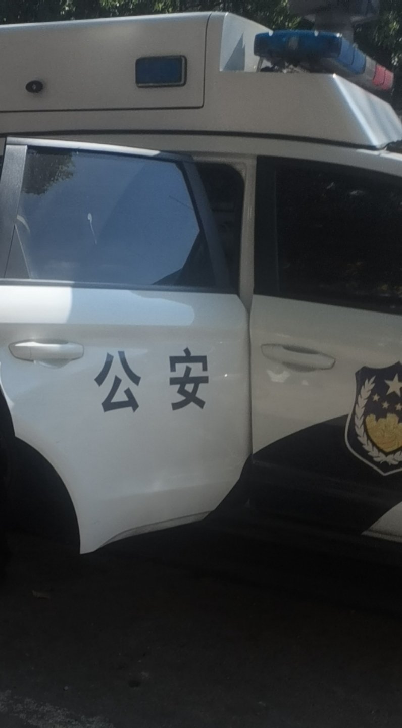 我在公安局，昨晚某营销号直播带我，弹幕骂我的各种录屏和截图方便的话私信我 