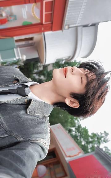 张凌赫问柚子叶是什么意思张凌赫2026继续当月更私信博主 张凌赫也太可爱了吧！居