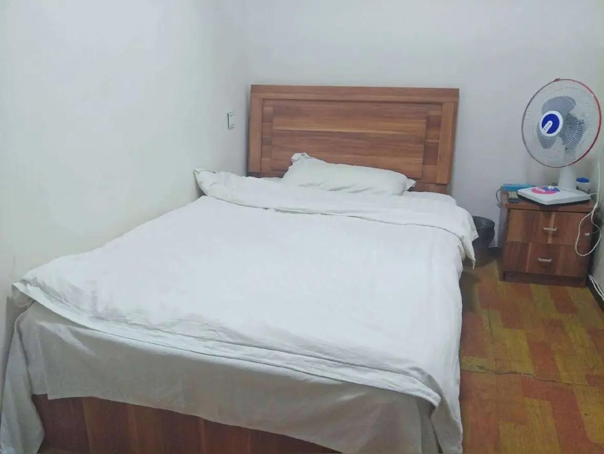 “太无赖了！”重庆，一家老小住在酒店四个月，拖欠 4153 房费不肯搬走！老板：