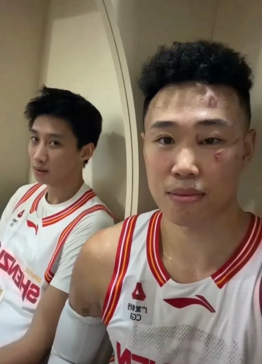 天菩萨！这是发生了什么？哈哈哈哈😂CBA