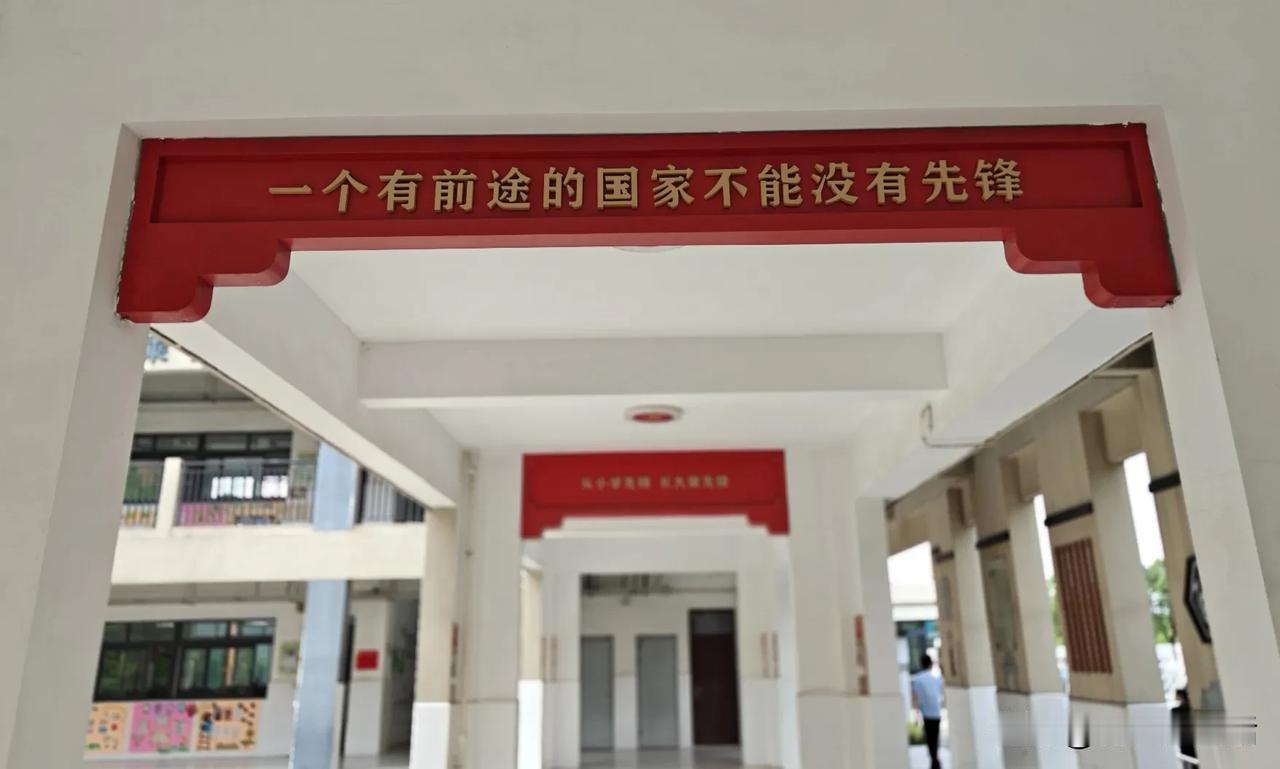 一个国家不能缺少先锋！
我们普通民众能够健康平安地生活，离不开先锋——中国勇士们