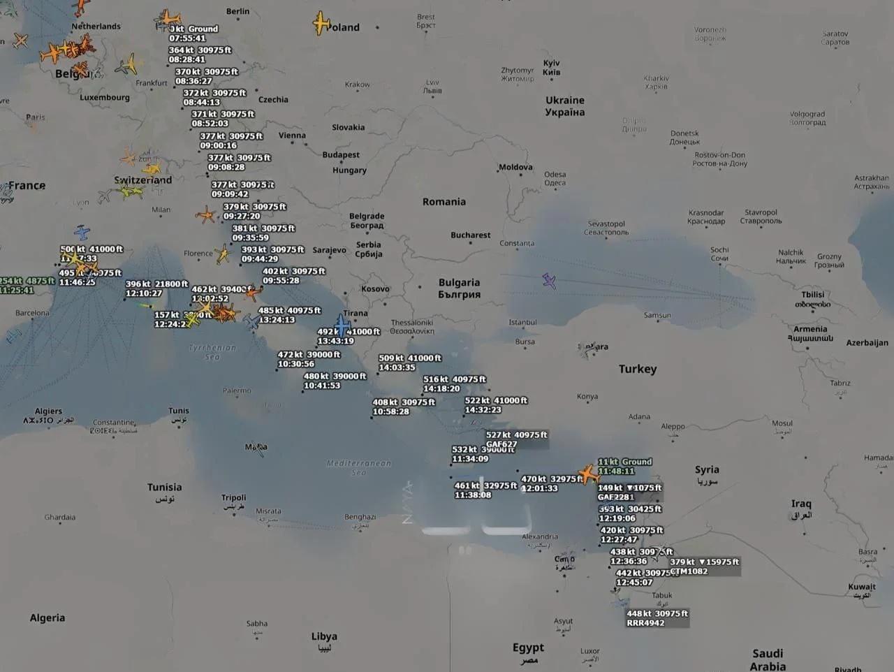 🚨突发：北约空军向东地中海增兵🚨	飞行追踪数据显示，大量德国🇩🇪、法国?