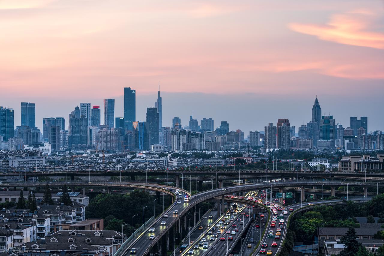 开始“收税”！新能源汽车，大洗牌来了
