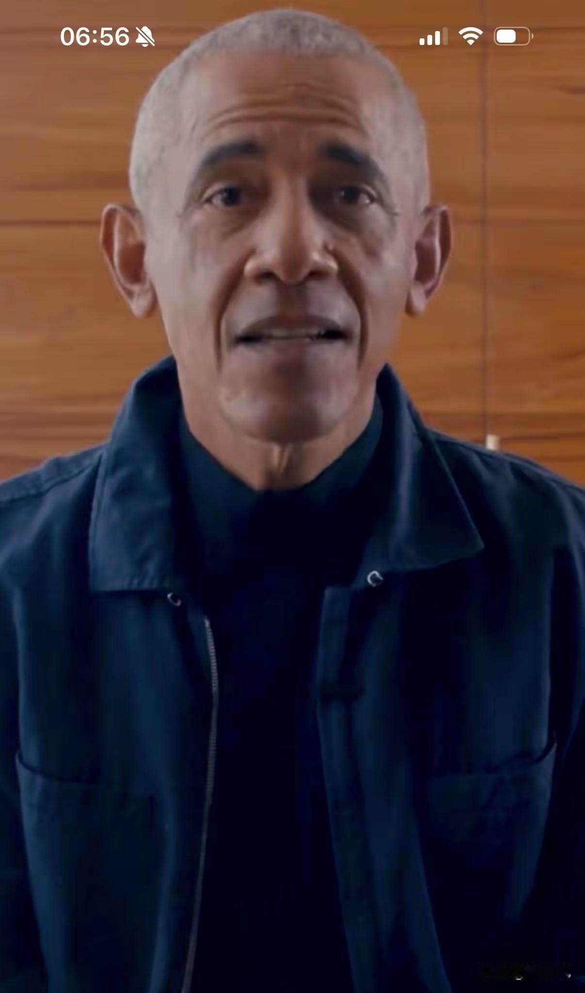 4月25日晚的枪击过去不到一天，前总统奥巴马在社媒发文表态了。“我们所有人都有责