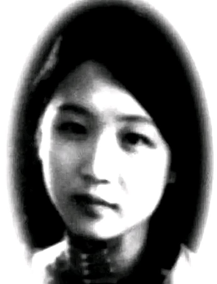 1942年，著名女作家沉樱正怀3胎时，得知丈夫把全部家当了3万块，拿去给戏子赎身