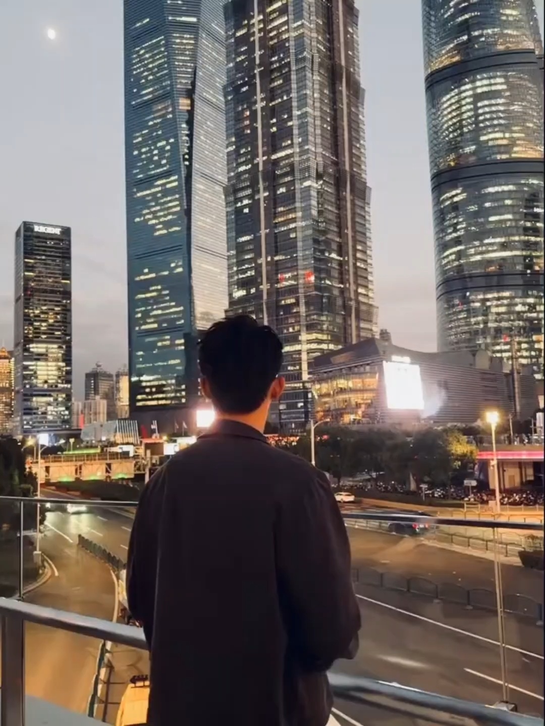黄景瑜[超话]黄景瑜告黑获赔10万黄景瑜现在就出发 黄sir街拍[并不简单]​​