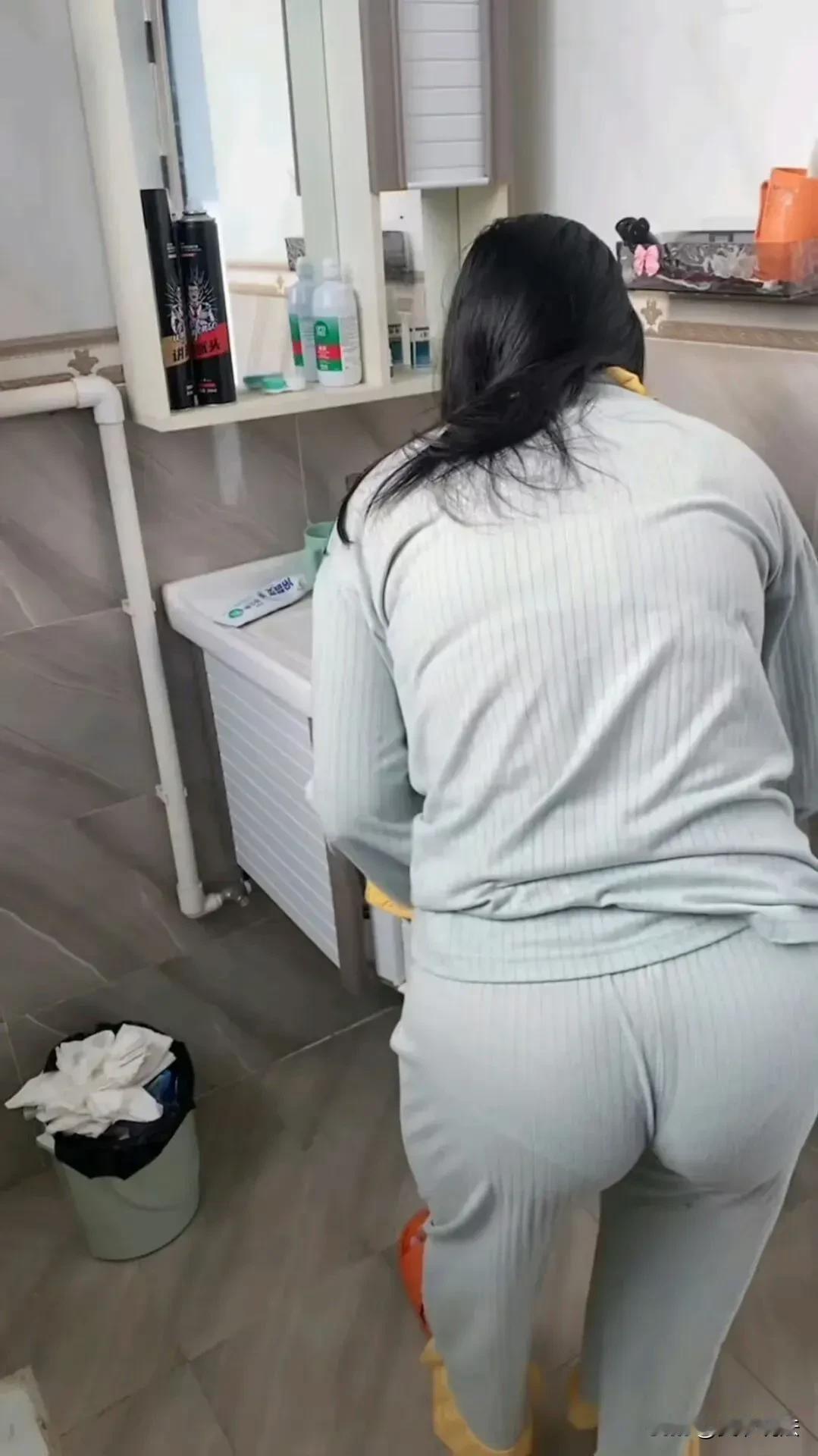 在我结婚之前，我已经知道了我现在的妻子不是处女。她在大学时和之前的男朋友发生了关