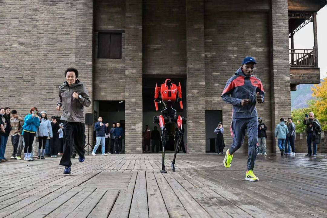 荣耀闪电与萨维、赵家驹首次同框，诠释 "敢想敢不同" 品牌主张