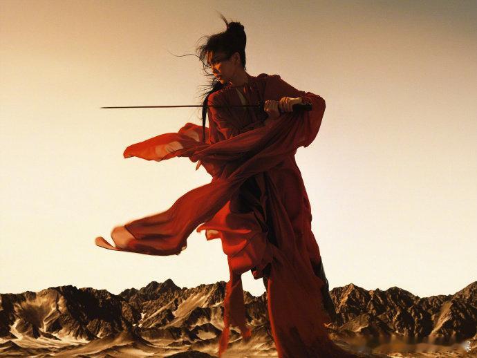 白鹿祝大家新年快乐 白鹿的年度声音礼物准时签收！这种不变的祝福仪式，仿佛时光洪流