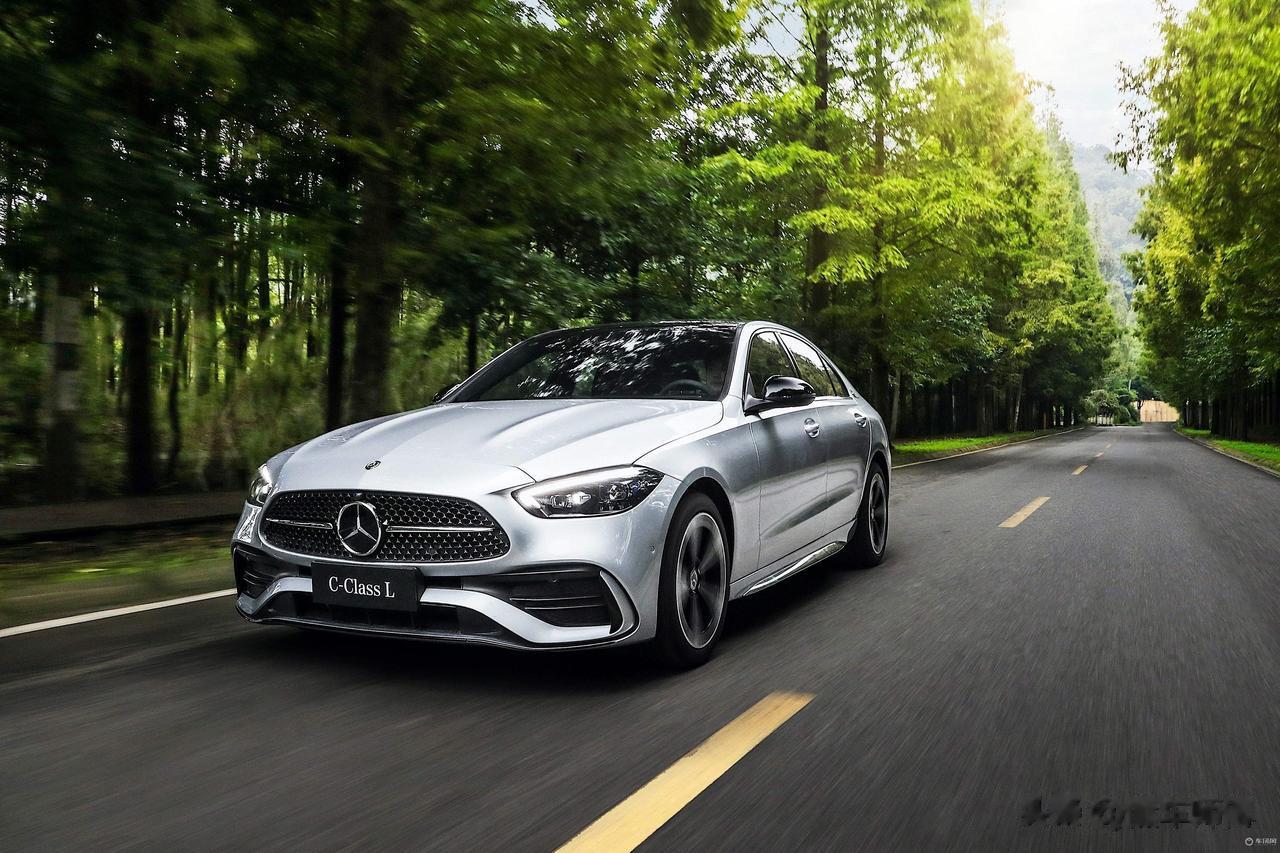 66717辆！奔驰C级上半年的累计销量是6.67万辆，在轿车领域上半年排行榜当中